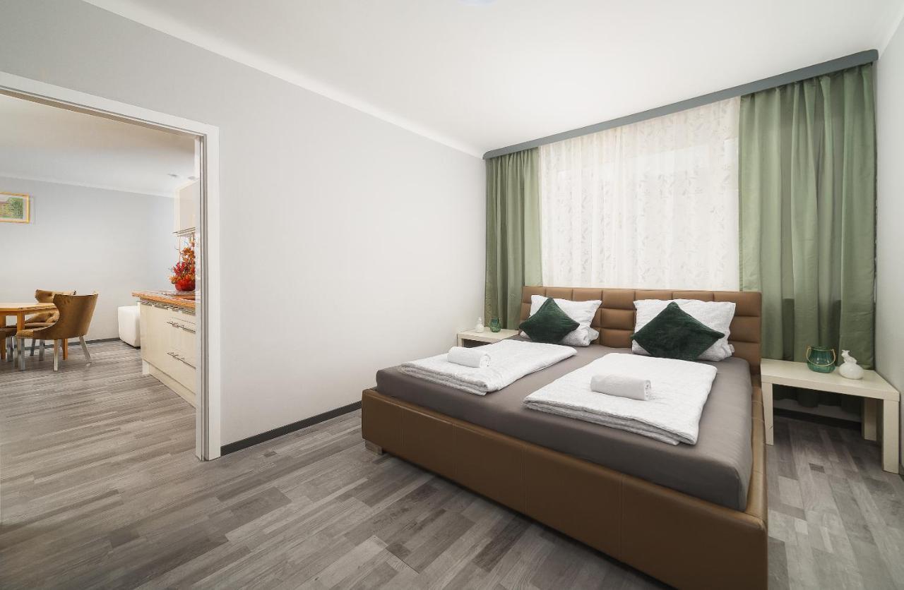 Brand-new On Shopping Street In Schoenbrunn With Lift Access * Wien